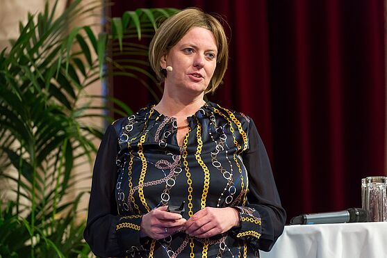 Ulrike Volk (MA 48 Kreislaufwirtschaft - Abfallvermeidung und Strategie): Umstellung der Leichtverpackungssammlung<br />
